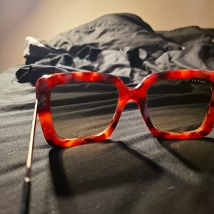 Female gucci sunglasses